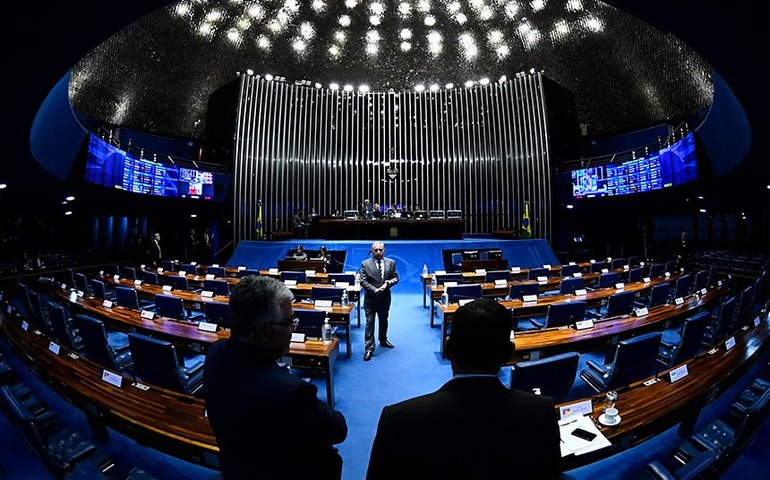 Criação de política nacional de incentivo à produção de mel vai à sanção