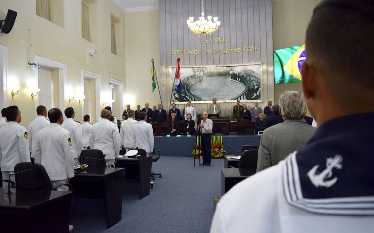 Comsefaz confirma recebimento de parcela de R$ 15 bi por Estados e municípios