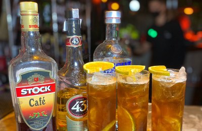 Bar Pub El Porteno homenageia jornalistas com drink especial