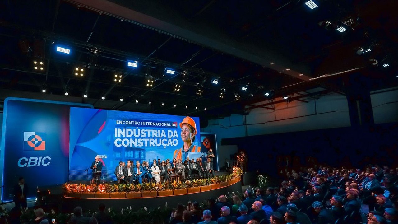 Lula solicita estudo para entender baixa adesão ao Reforma Casa Brasil
