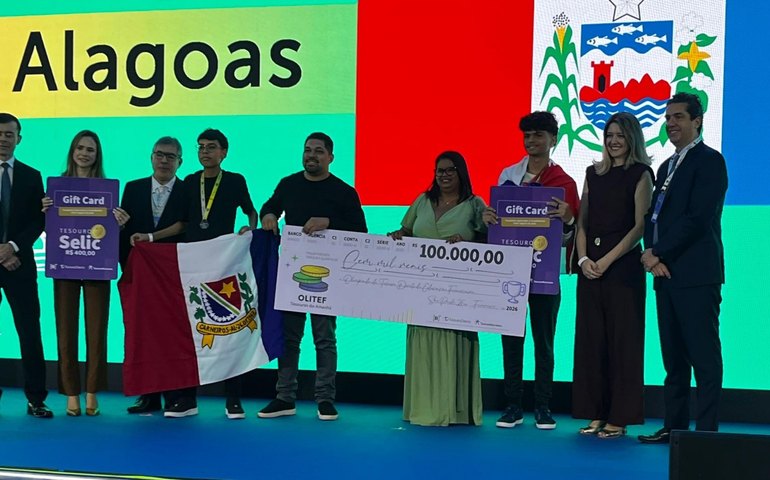 Escola Estadual Professor Eduardo da Mota Trigueiros se destaca em olimpíada da Bolsa de Valores