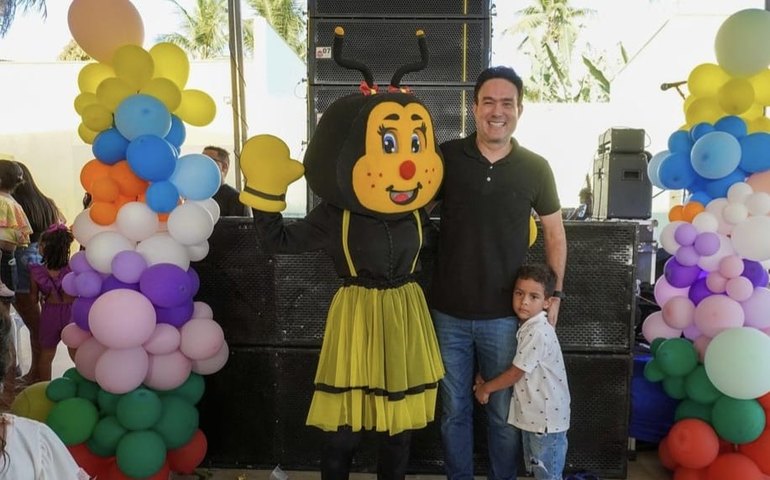 Prefeito Jorge Galvão promove festa para a criançada de Jundiá
