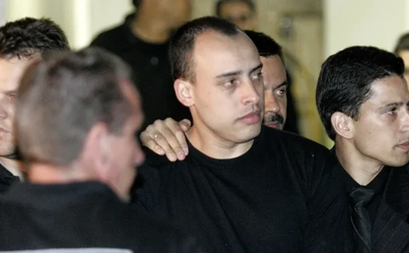 Alexandre Nardoni é solto e vai cumprir a pena em regime semi-aberto