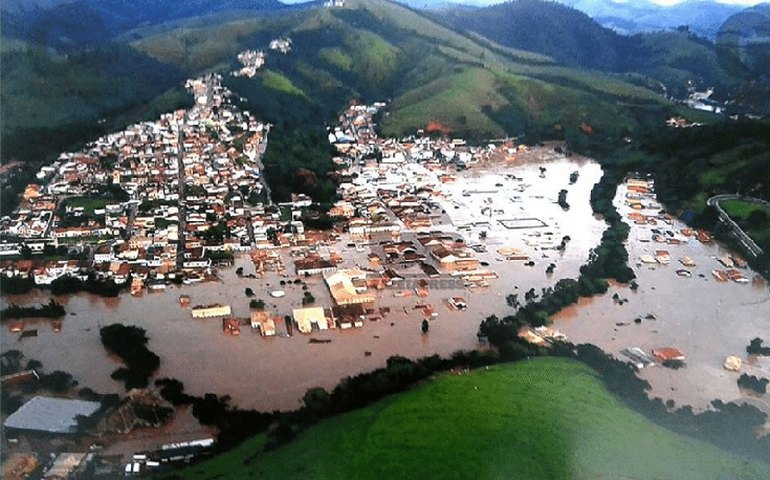 São Luiz do Paraitinga adia carnaval após chuvas desalojarem 700 pessoas