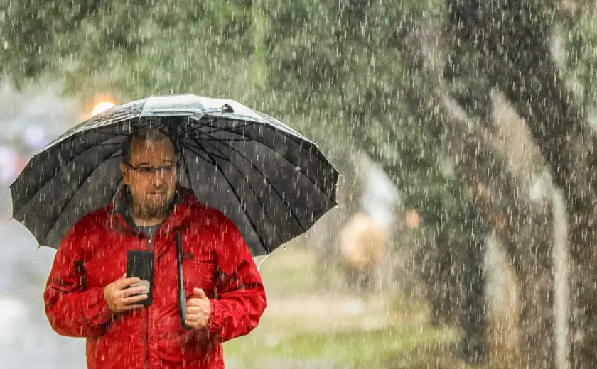 Alagoas pode ter chuvas até sexta com risco de alagamentos e deslizamentos, alerta Semarh