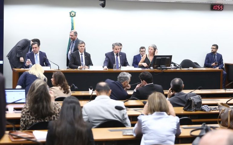 Comissão Mista de Orçamento vota relatórios setoriais para 2026 nesta terça-feira