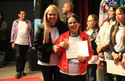 Formatura de alunos do Programa Brasil Alfabetizado resgata sonhos de arapiraquenses