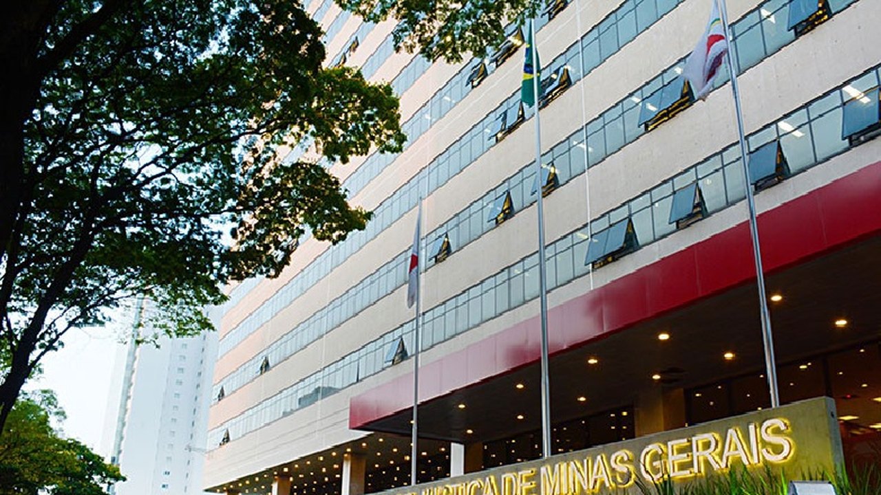 Juiz autoriza comerciante a retornar à porta do QG do Exército em BH