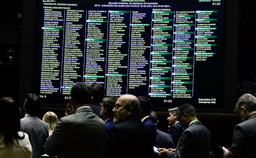 Veto de Bolsonaro que barrou criminalização de fake news é mantido