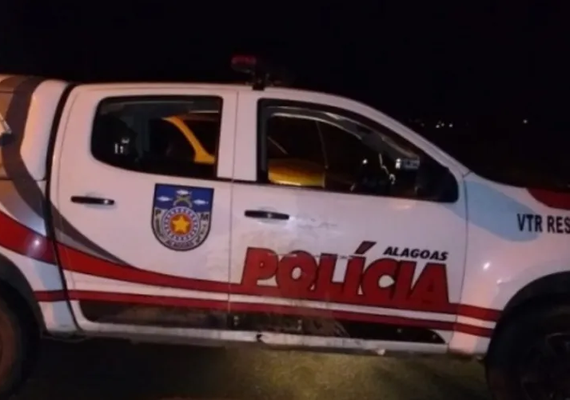 Flagrados com arma, drogas e munições, um é preso e outro apreendido em Rio Largo