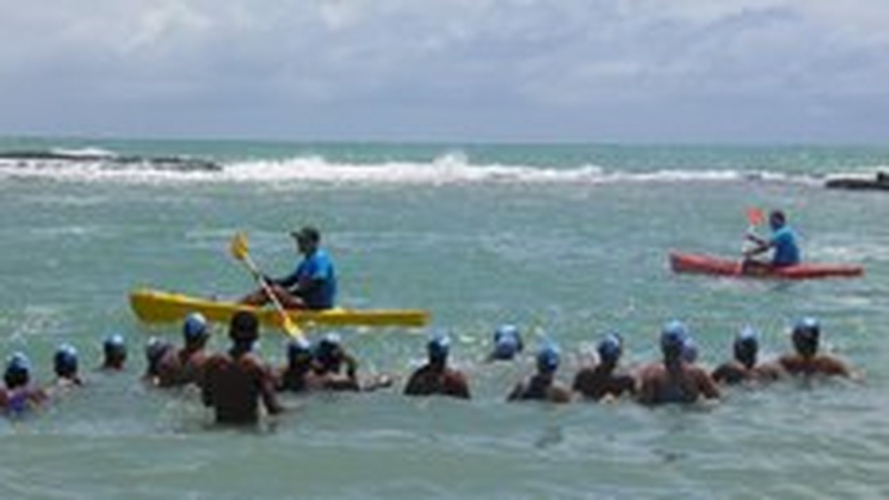 Projeto promove travessia a nado na Barra de São Miguel