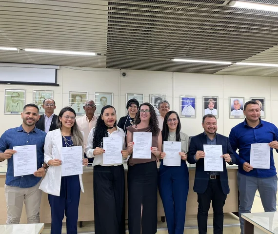 Reitor empossa servidores para três campi da Ufal e Hospital Universitário