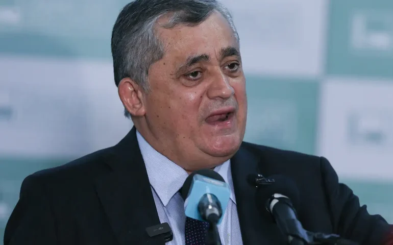 Guimarães defende 'virada de chave' em reforma ministerial com espaço para bancadas Congresso