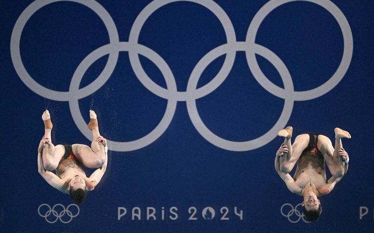 China ganha todos os 8 ouros dos saltos ornamentais de uma edição olímpica pela 1ª vez