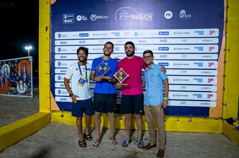 Alagoanos viram batalha e são campeões no 1º dia no Pure Beach na Praia do Francês
