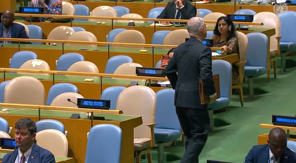 EUA saem de sessão da ONU no momento em que presidente iraniano Masoud Pezeshkian acusa estadunidenses de bombardear escolas
