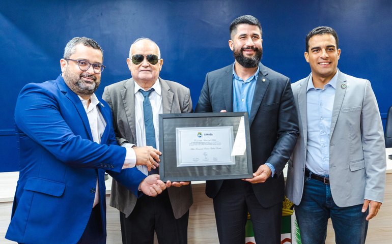 Câmara Municipal de Maceió homenageia Fernando Valões com a Comenda Arnon de Mello