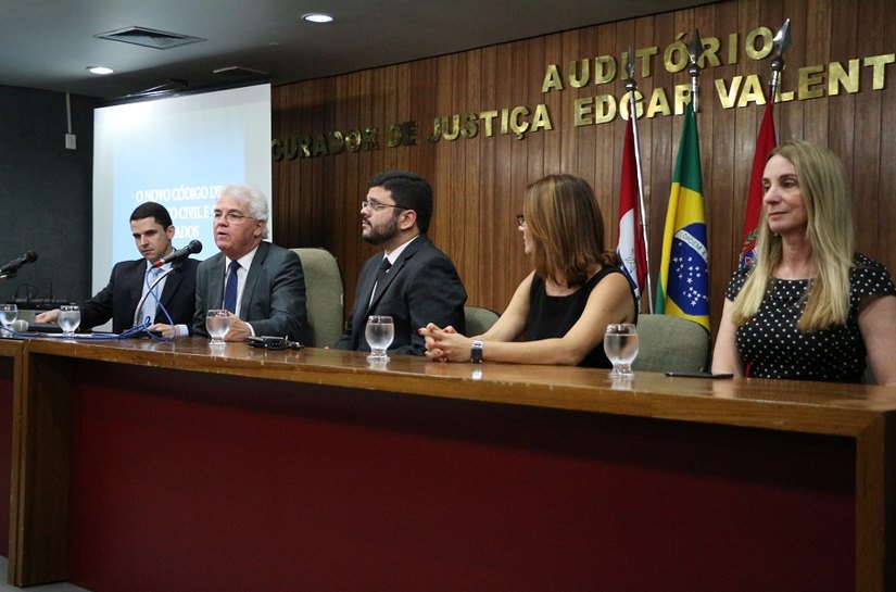 Promotores e procuradores participam de ciclo sobre Direito Processual Civil