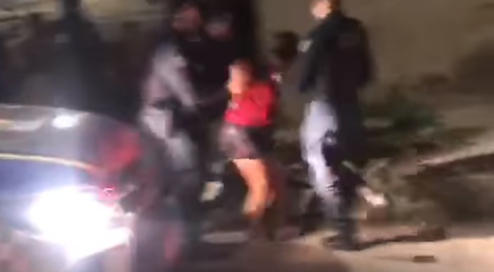 Abordagem termina com mulher presa