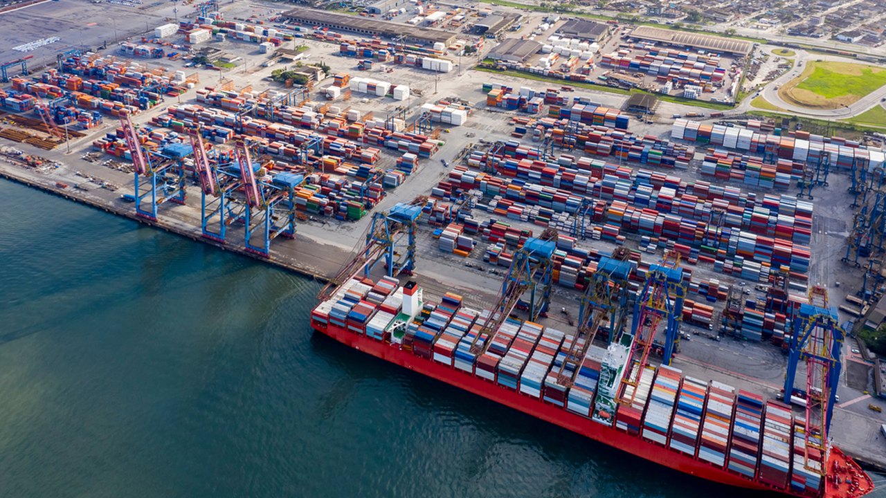Movimento de cargas em julho no Porto de Santos é recorde após anúncio de tarifaço dos EUA