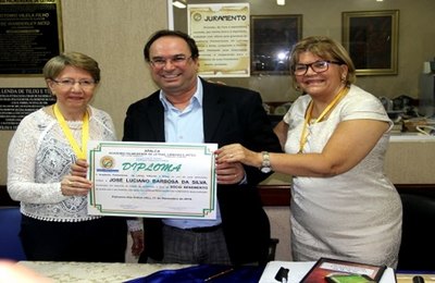 Luciano Barbosa renova cessão de imóvel para Academia de Letras em Palmeira dos Índios