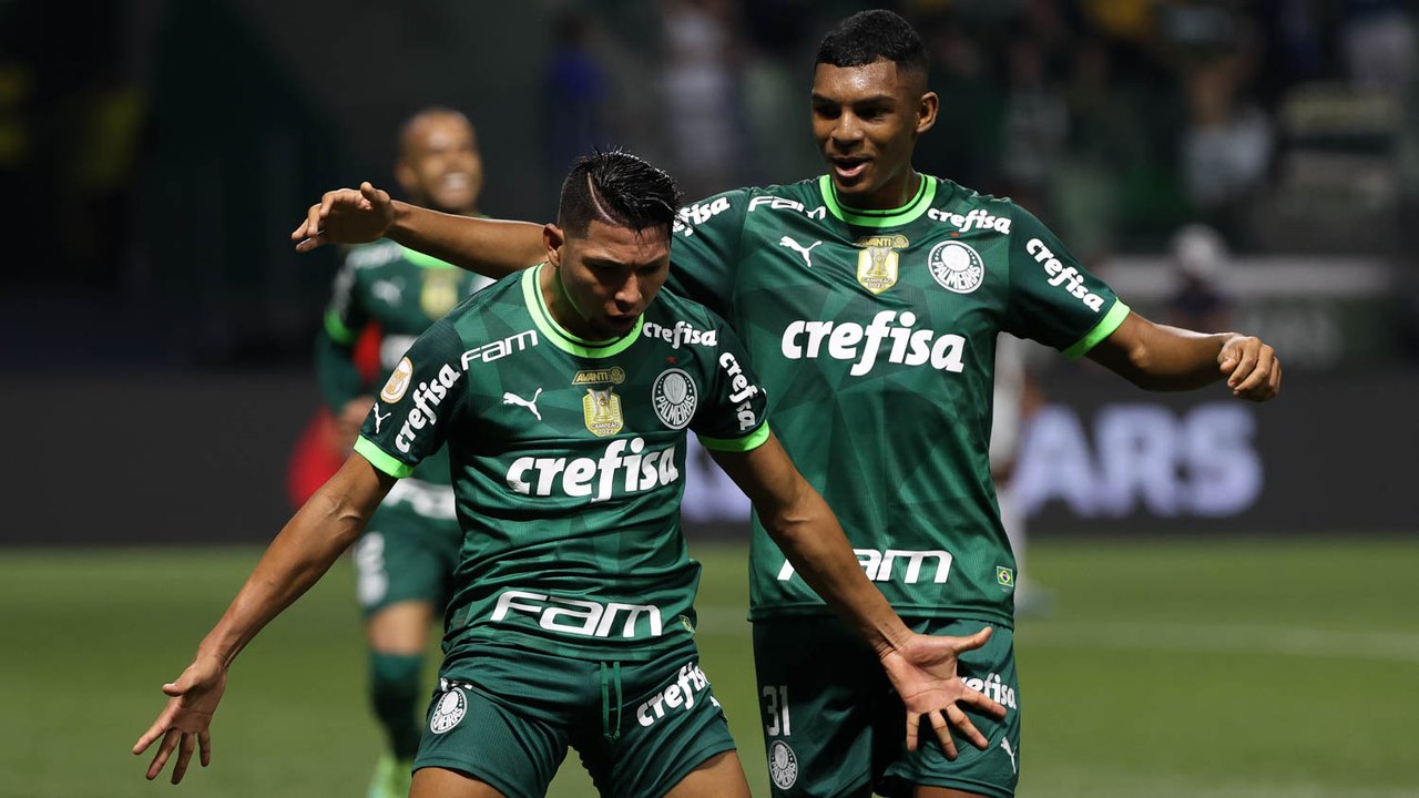 Rony revela inspiração em Luis Suárez para ser o centroavante no Palmeiras: 'O estudei muito'
