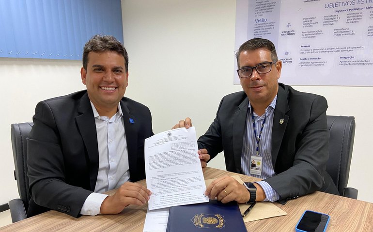  Acordo de Cooperação Técnica entre Governo e PRF vai reforçar segurança no Estado 