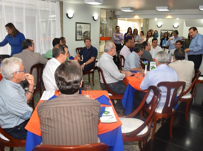 Fecomércio promove diálogo entre setor e a Frente Parlamentar Municipal