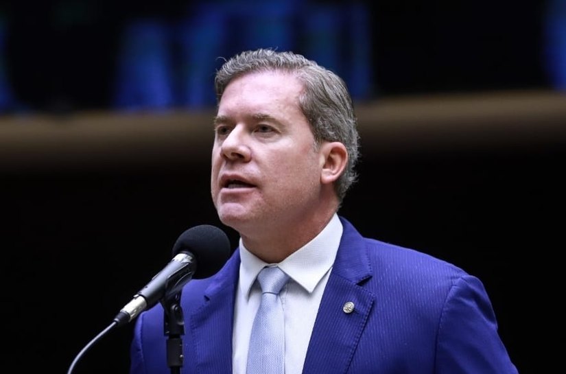 Marx Beltrão vota para acelerar PL que combate a misoginia e reforça atuação em defesa das mulheres
