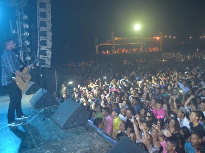 Dia do Evangélico atrai milhares de fieis para a Orla do São Francisco