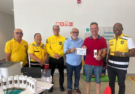DMTT emite credenciais e promove atividades lúdicas no bairro Cruz das Almas