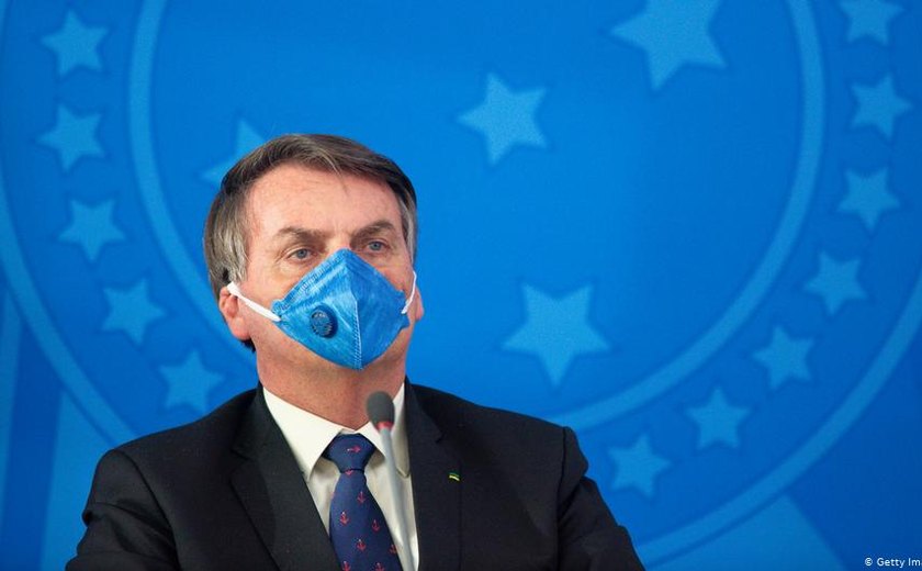 Ex-ministros da Saúde repudiam postura de Bolsonaro em pandemia
