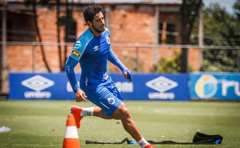 Léo testa positivo e se torna 3º caso de coronavírus no elenco do Cruzeiro