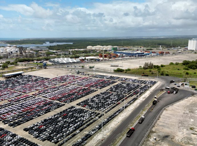 Suape dá passo decisivo para arrendamento do terminal de veículos