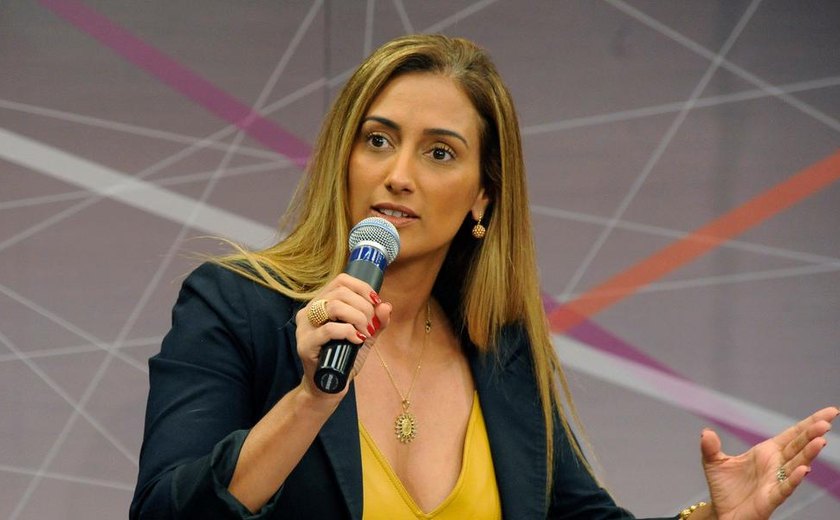 Ministra da articulação política rebate crítica de aliado sobre CPI da Covid