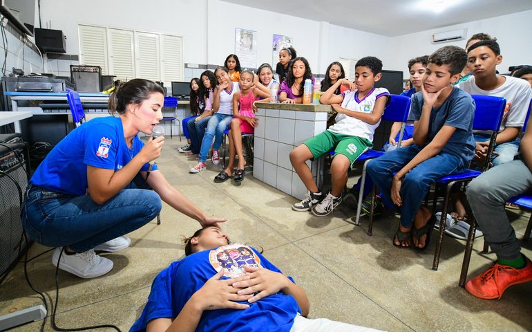 Samu nas Escolas vai ao bairro Antares e orienta estudantes sobre primeiros socorros