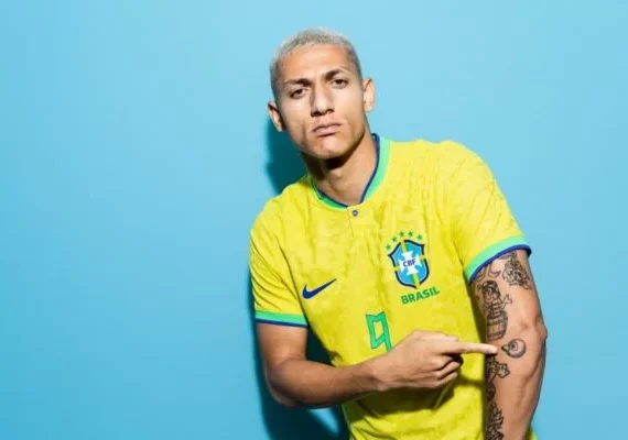 Famosos homenageiam Richarlison após vitória do Brasil: “Lindo gol”