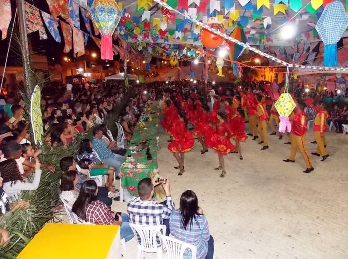 Senador Rui Palmeira promove o São João na Rua 'Eita comé bom'