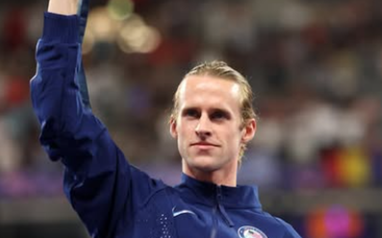 Americano vence 5.000 m com final avassalador e detona Mundial: 'Me senti roubado nos 1.500'