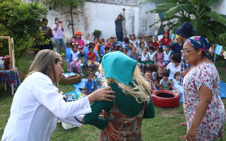 Dia Nacional do Livro Infantil: Alunos da creche Sônia Cavalcanti participam de atividade lúdica