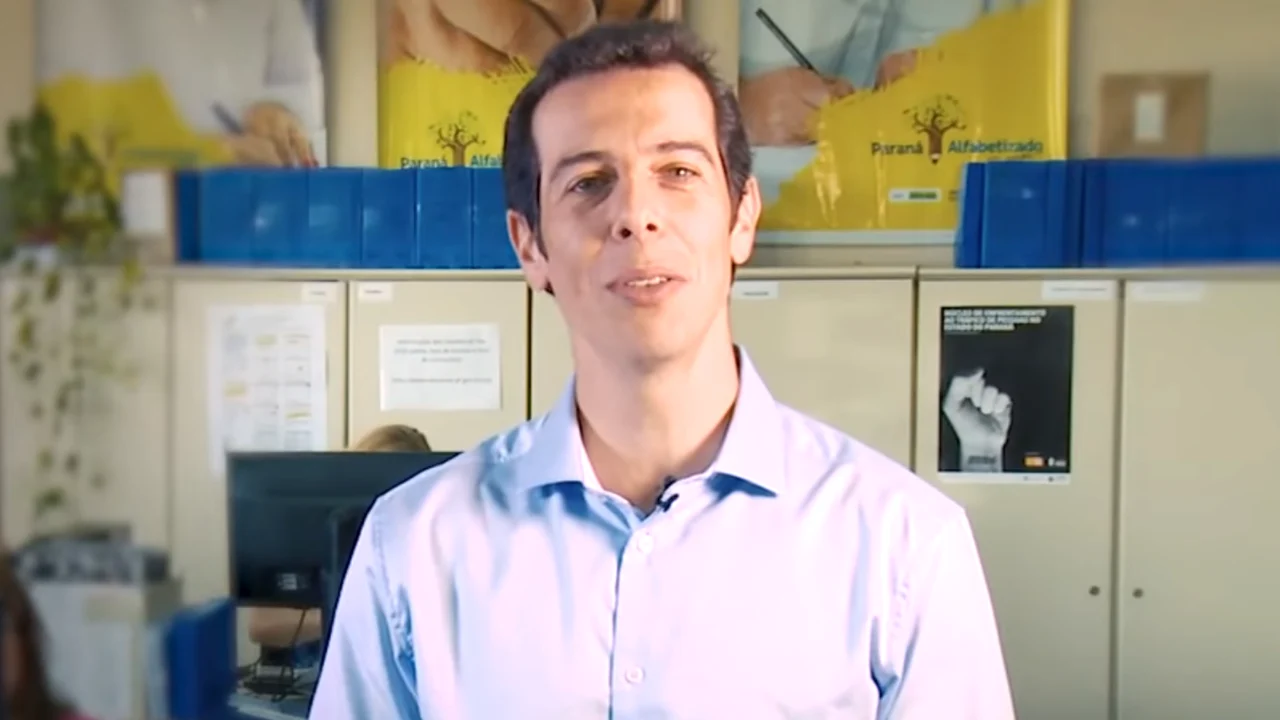 'Um dos grandes erros da minha vida', Renato Feder sobre recusa de livros didáticos