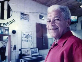 Morre Didi, o barbeiro que eternizou o topete do Rei Pelé