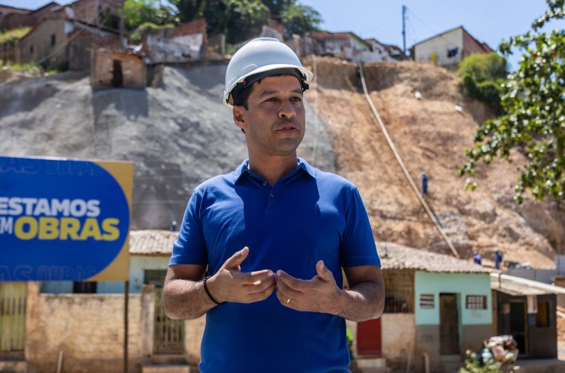 Vice-prefeito e secretário de Infraestrutura visitam obra do Renasce Salgadinho