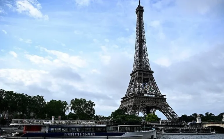 Brasileira sofre ataque e tentativa de estupro em trem na periferia de Paris