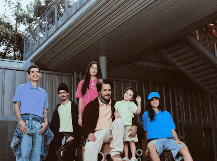 D2, pela primeira vez com toda a família, dá nova voz a ‘Loadeando’ na campanha de Dia dos Pais da Riachuelo