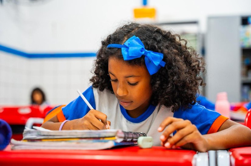 Maceió avança na alfabetização na idade certa e alcança marca histórica em indicador nacional