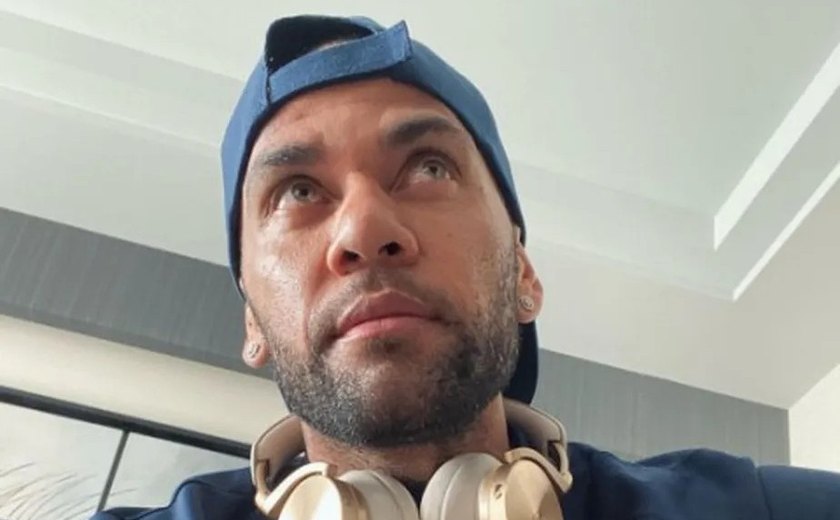 Daniel Alves é pivô de esquema de compra de cigarros em presídio