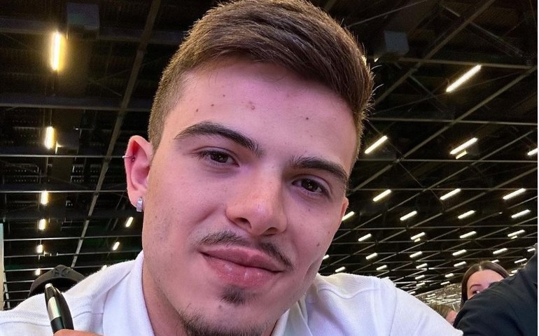 Ex-namorado de Larissa Manoela defende pais da atriz: 'Fizeram tentando acertar'