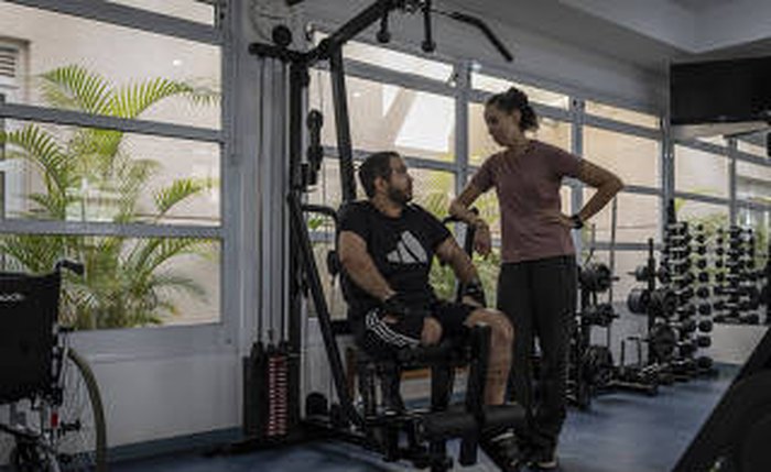 O médico Vitor Piva, de 34 anos, ficou com sequelas após cair do sétimo andar de um prédio em São Paulo