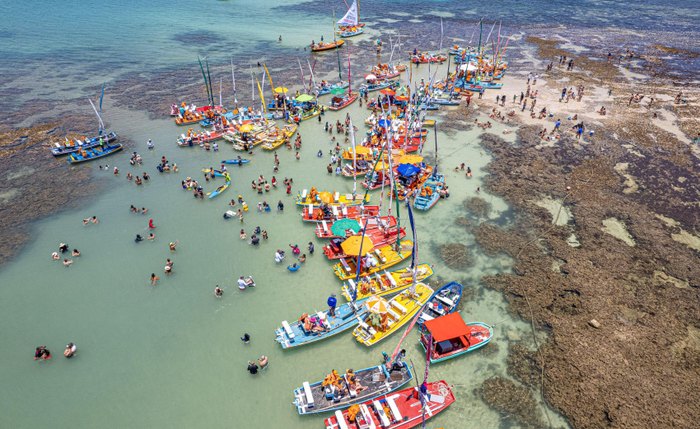 Muitas pessoas vão passar o feriado de Natal nas praias de Alagoas